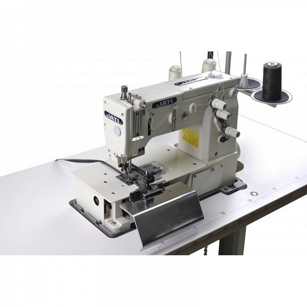 Фото Швейная машина цепного стежка для изготовления шлевок с ножом нарезки шлевок JATI JT-2000С-DK голова | Швейный магазин Текстильторг